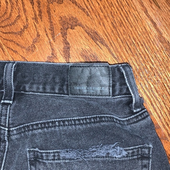 American Eagle Classic Destroyed Mom Jeans - Picture 9 of 9